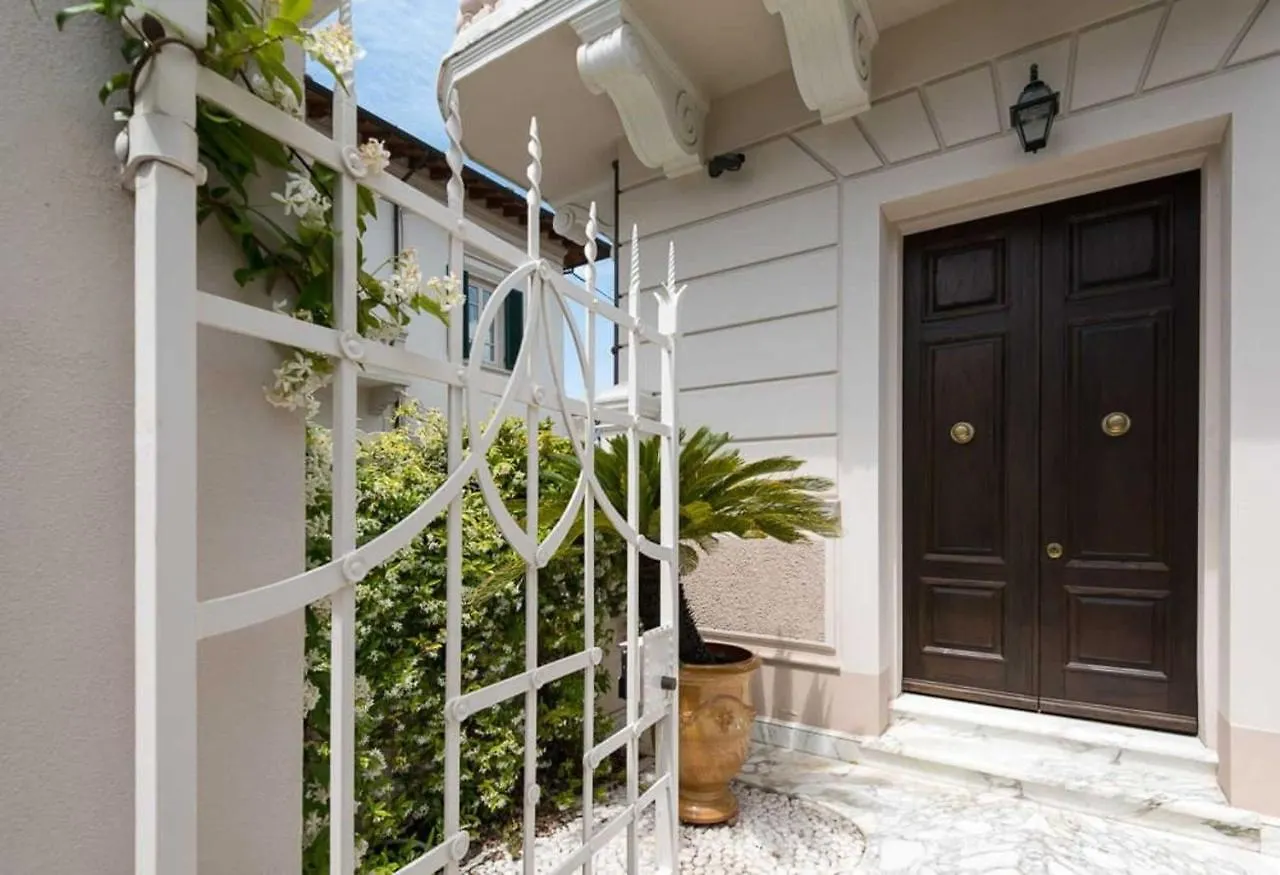 Luxury Villa Fiammetta Near Viareggio Beach