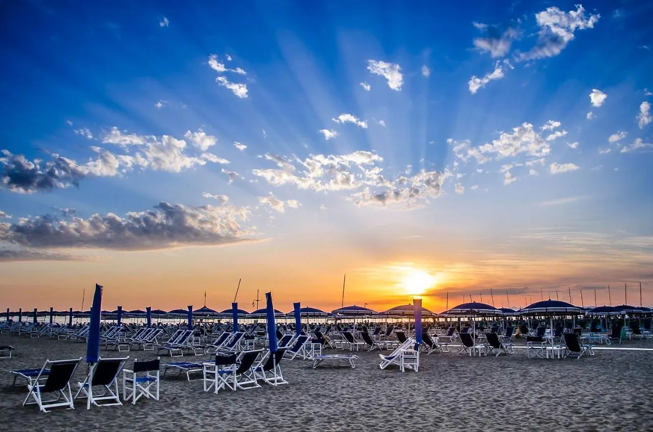 Luxury Villa Fiammetta Near Viareggio Beach